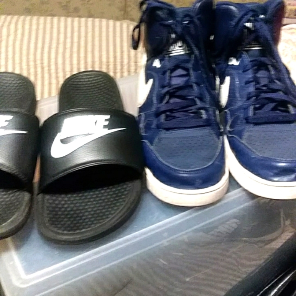Two pair for the price of 1 Men's Nike